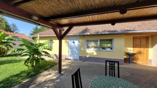 Exterior view, Tuba Apartman in Kiskunhalas