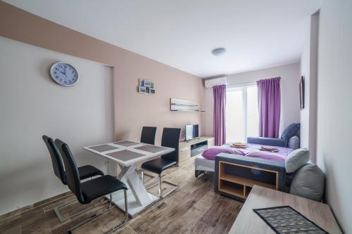 Milara Apartments - main image