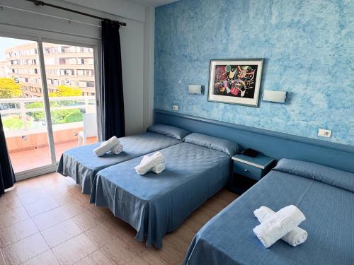 Double Room with Extra Bed (3 Adults) image 3