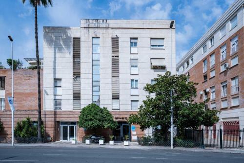 Sevilla Smartr Sevilla Puente de Triana 3-Star Guesthouse pool