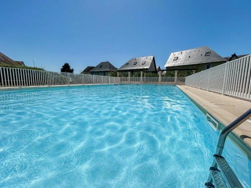 Maison cosy avec terrasse Port et plage à pied - Location saisonnière - Dives-sur-Mer