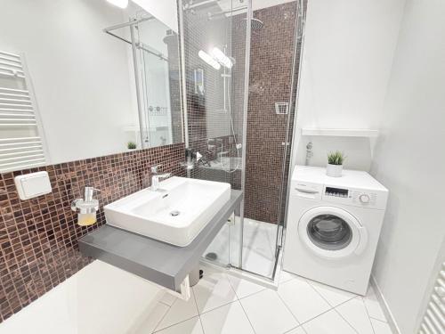 2 Bedroom Apartments, near Belvedere, Equipped Kitchen, no Elevator 4th Floor, Viena (foto 11)
