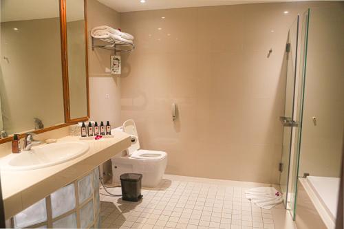 room detail thumbnail 2