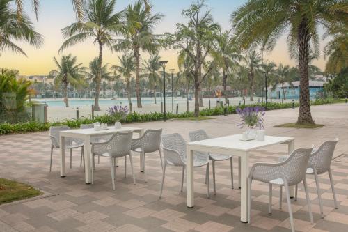 Restaurant, PCA Hotel 2 - Vinhomes Ocean Park in Gia Lam