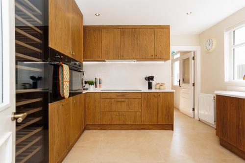 111 By Mayfair - Luxurious 12 Bedroom House, Portrush, Portrush (foto 10)