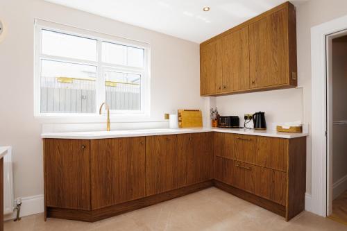 111 By Mayfair - Luxurious 12 Bedroom House, Portrush, Portrush (foto 11)
