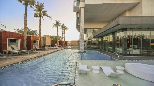 1 Bedroom Balcony Collection Living Room & Jet Tub Bath - StripSuite Palms Place Hotel, Resort & Casino - NO RESORT FEE, Las Vegas (photo 4)