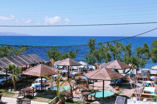 Mythos Beach Hotel Apartments - image 10