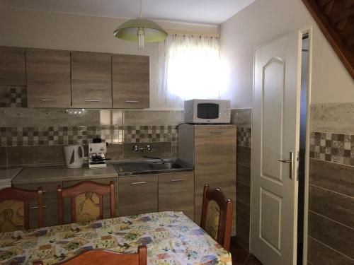 Erika-Vendégház (Erika-Vendeghaz) in โปรอสซโล่