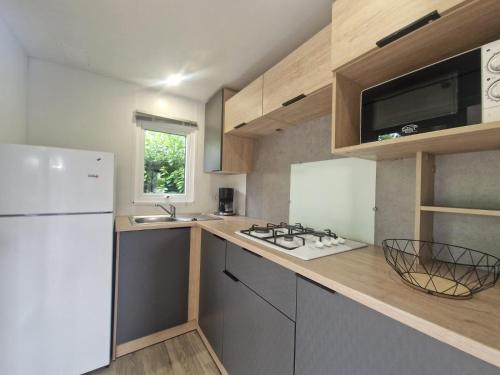 Mobil-home 4pers avec terrasse in Saint-Antoine-de-Breuilh