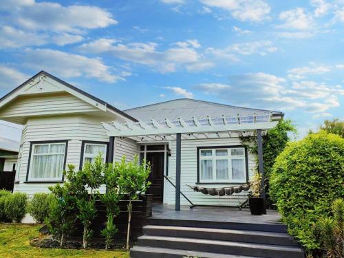 The Beautiful Trio 3 Homes for One Group in Woolston