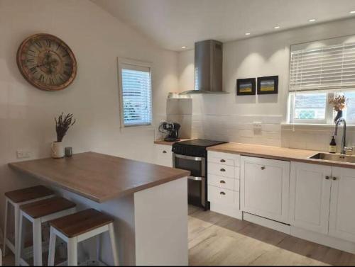 The Beautiful Trio 3 Homes for One Group in Woolston