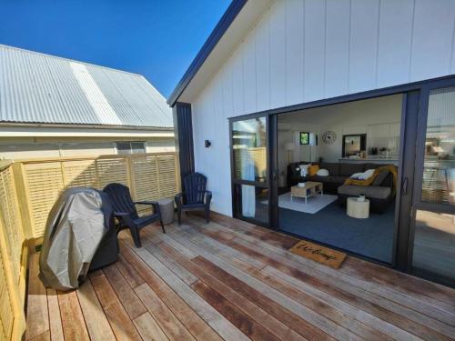 The Beautiful Trio 3 Homes for One Group in Woolston