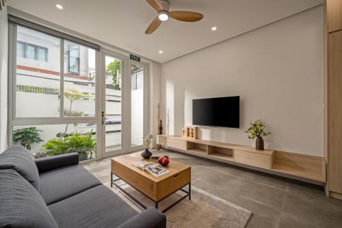 Beachside House - Near My Khe Beach & City Center by The Key