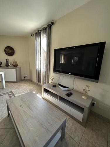 Esprit Londonien - WIFI - TV - in Greges (Upper Normandy)