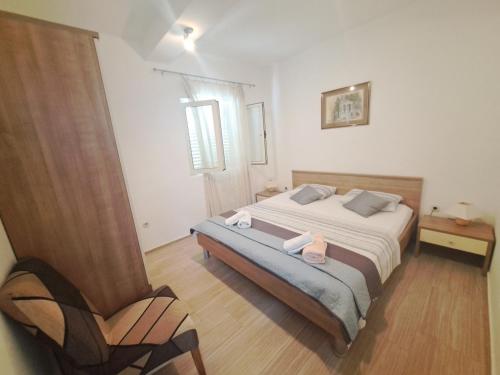 Comfort One-Bedroom Apartment with Sea View  image 1