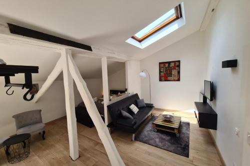 Nice studio under the roof ideal for 2 in Toulouse, Тулуза (фото 2)