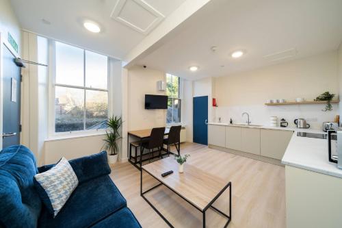 ห้องส่วนกลางสำหรับนั่งเล่น/ดูทีวี, Isla at Ben More Apartments in โมนโทรด