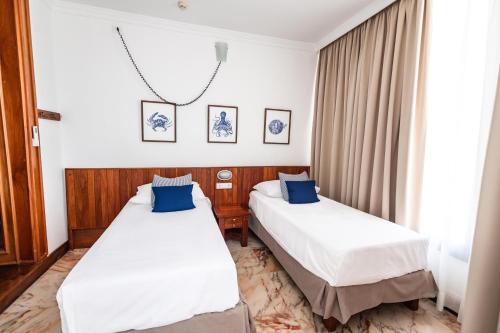 Servatur JB - Adults Only