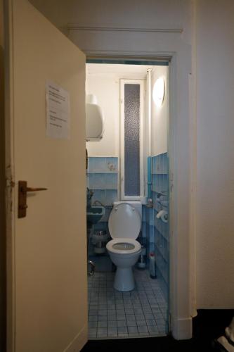 Single Room with Shared Toilet and Private Shower image 10
