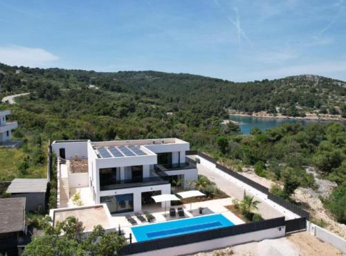 Viesnīcas āriene, Sunset Villa Aves with Pool, Gym and Sauna - Four Bedroom Villa in Rogac