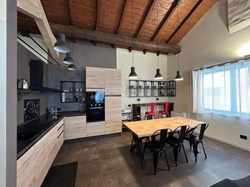 บริการและสิ่งอำนวยความสะดวก, La Falegnameria in เครโมน่า