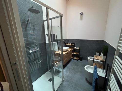 ฝักบัว, La Falegnameria in เครโมน่า