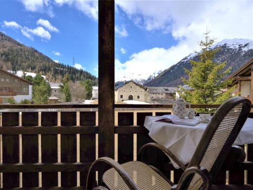 Apartment Chesa Chanella 5 by Interhome in 拉蓬夏木塞埃斯