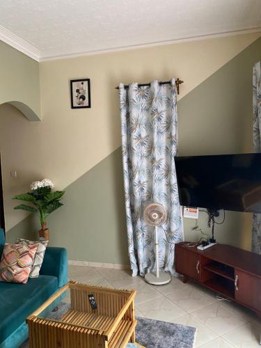 One-Bedroom Apartment image 6