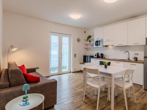 Apartment Calicantus - Nespolo by Interhome in Dro