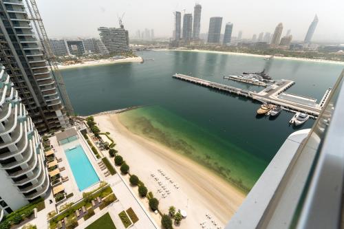 Full Sea View Luxury 2BR Beachfront Access, Дубай (фото 5)