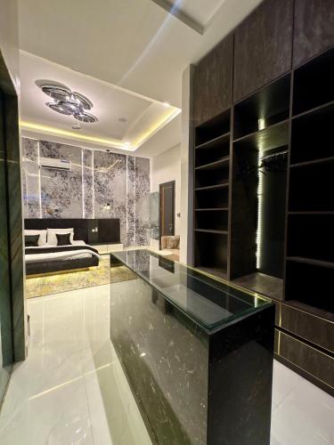 King Room with Balcony image 8
