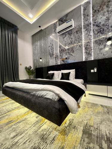 King Room with Balcony image 9