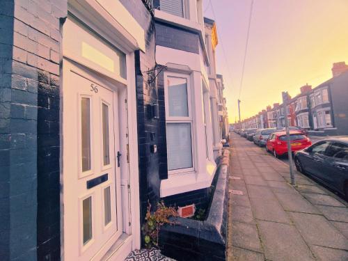 5 star Luxury Home by Liverpool Football Stadium
