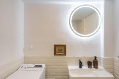 2BR Designer Apt Near Metro With Private Garden - image 3