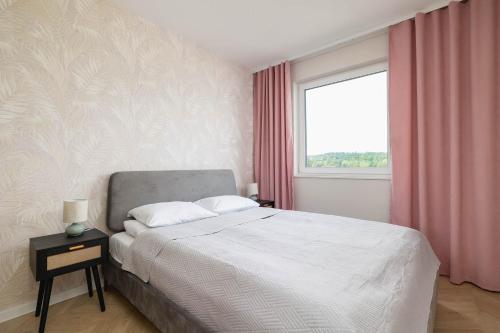 . Pastel Apartment with Balcony and Parking by Noclegi Renters