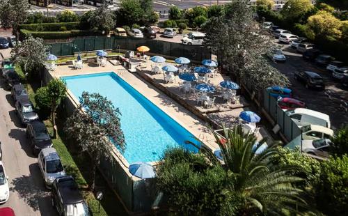 로마 Elegant and cozy room with AC Swimming pool Free parking Subway station 2 min walking 3성급 싱글룸 외관