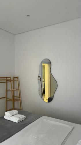 One-Bedroom Apartment with Garden View image 2