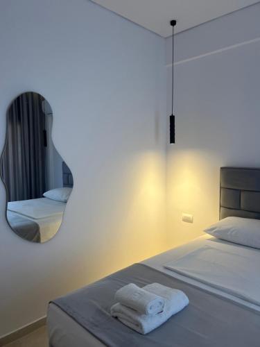 One-Bedroom Apartment with Garden View image 1
