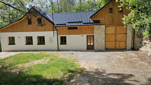 Chalupa Mezi stromy in โปลิชกา