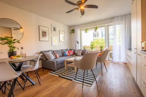 Modern Apartment with Balcony near SBB - Special CUATRO PICASSO Apartment, Basel, up to 6 guests in Basel, Schweiz
