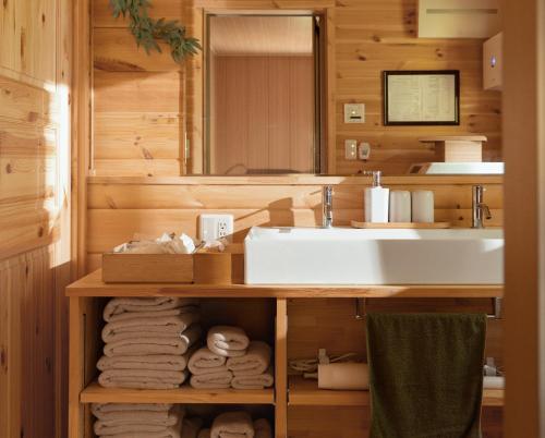 芦ノ隠 Ashi Hakone Cabin Retreat, Токио (фото 8)