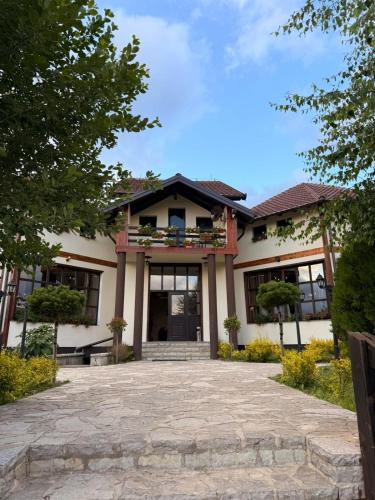 Villa standard n'Bjeshkë (Villa standard n'Bjeshke) in Dragaš