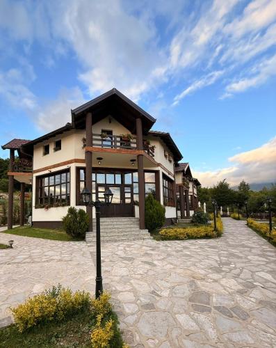 Villa standard n'Bjeshkë (Villa standard n'Bjeshke) in Dragaš