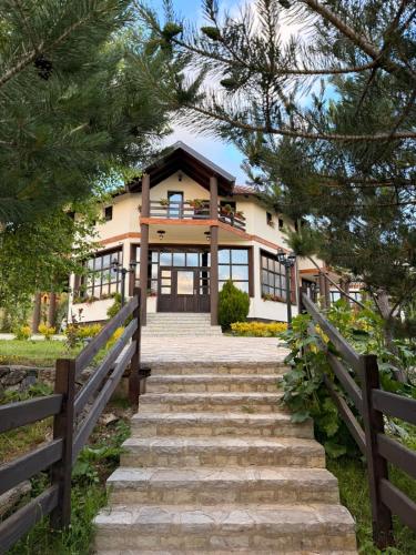 Villa standard n'Bjeshkë (Villa standard n'Bjeshke) in Dragaš