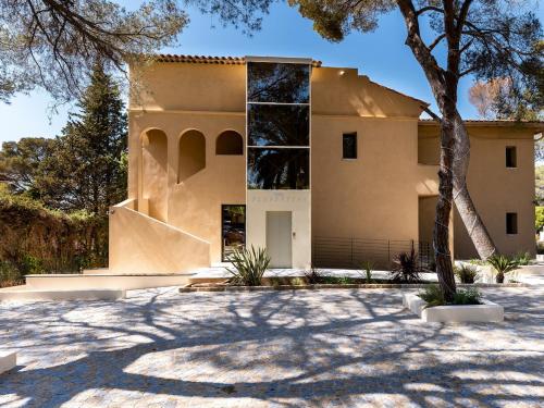 Appart Hotel 4 chambres - parking - piscine commune near La Marine