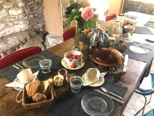 餐飲選擇, 佩爾洛隱士酒店 (Ermitage de Peyreleau) in 佩雷洛