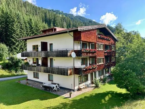 WOLF RETREAT Apartments im Lechtal davor Appartementhaus Michaela in Bach, Österreich