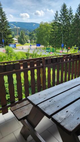 Apartmány 670 pod Lysou horou (Apartmany 670 pod Lysou horou) in Rokitņica nad Jizerou