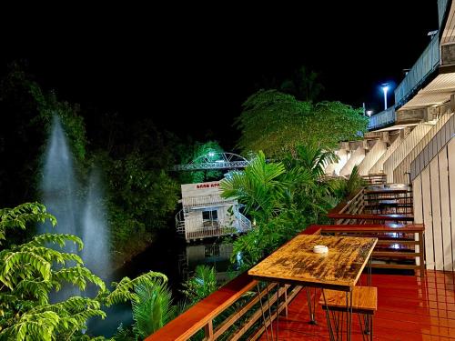 BAAN APA ERAWAN Resort
